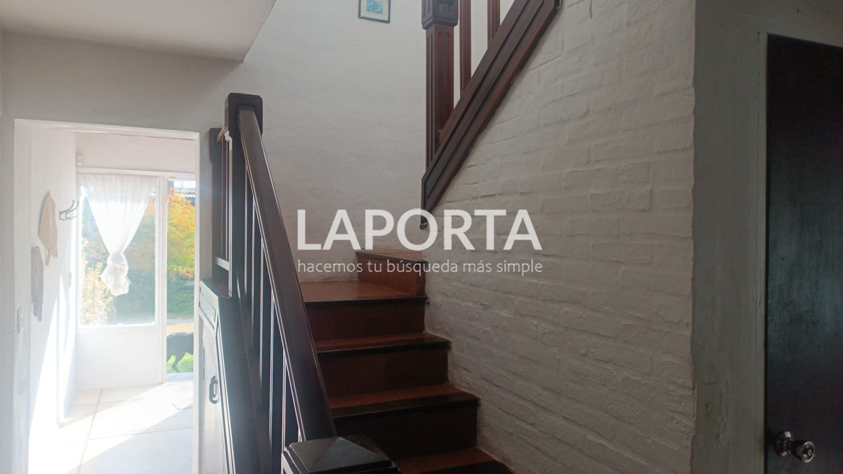 Casa ID.1664/Casa-en-Venta-en-la-Barra-cinco-dormitorios-mas-servicio-con-piscina - Casa en Venta en la Barra cinco dormitorios mas servicio con piscina