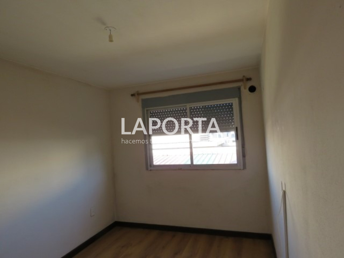 Casa ID.2016/Casa-en-alquiler-en-el-cerro - Casa  en alquiler en el cerro