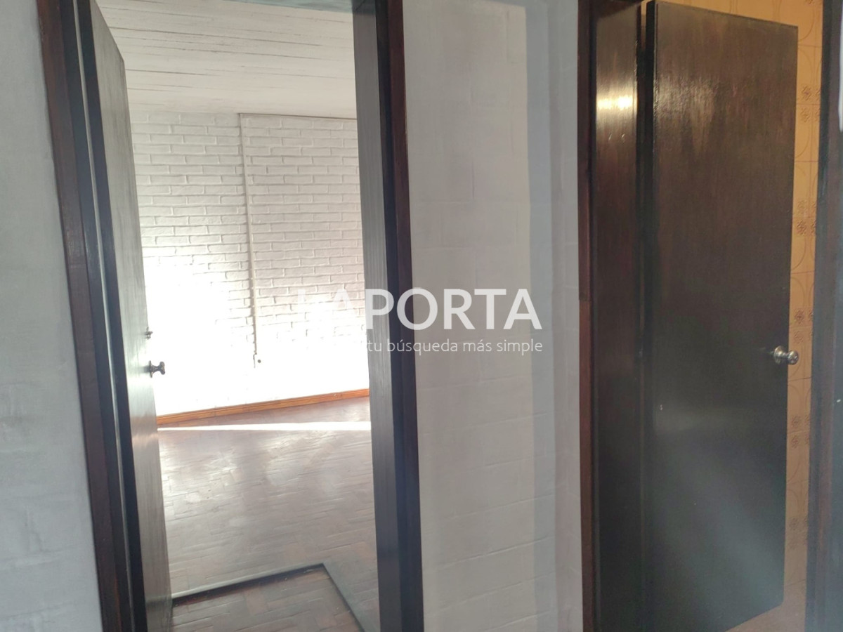 Casa ID.1902/Casa-con-garaje-en-pleno-centro - Casa con garaje en pleno centro