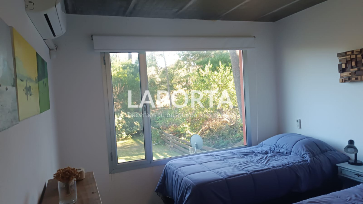 Casa ID.990/Venta-de-casa-con-tres-dormitorios-en-suite-en-Montoya-La-Barra-de-Punta-del-Este - Venta de casa con tres dormitorios en suite en Montoya La Barra de Punta del Este