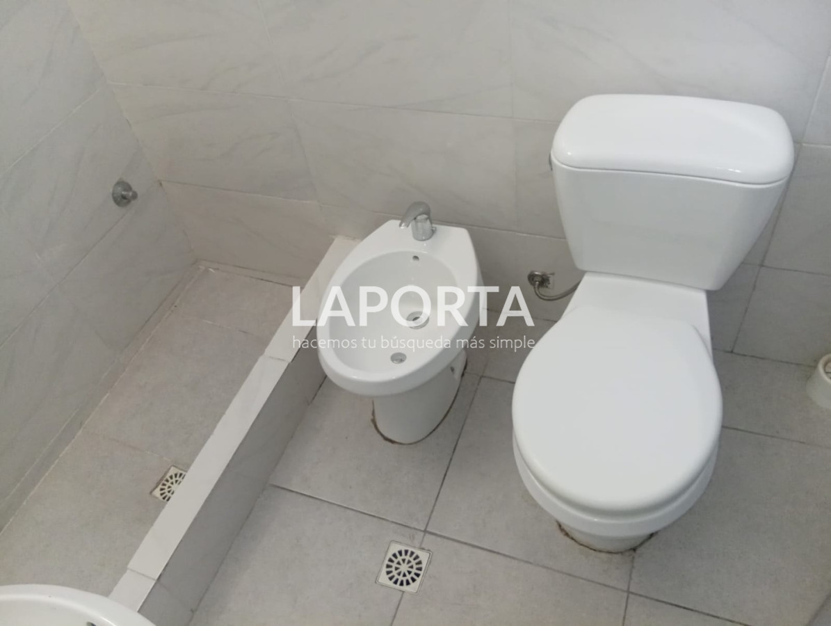 Casa ID.1480/Casa-en-venta-a-pocas-cuadras-del-centro,-Salto. - Casa en venta a pocas cuadras del centro, Salto.