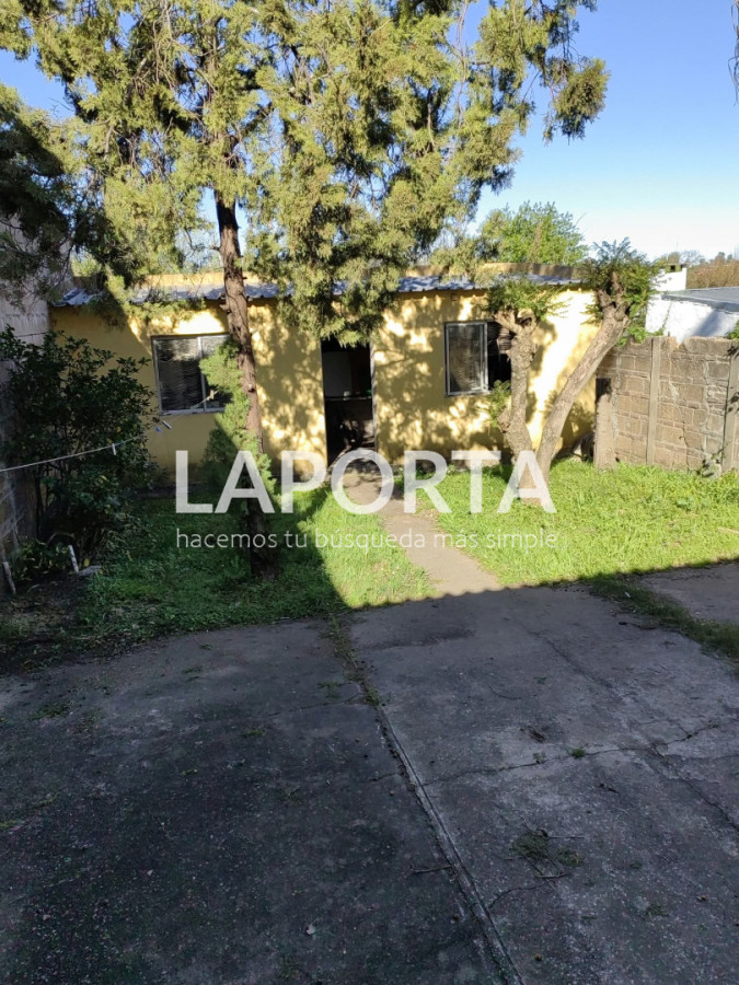 Casa ID.2124/Casa-en-venta-a-pocas-cuadras-del-centro,-Salto. - Casa en venta a pocas cuadras del centro, Salto.