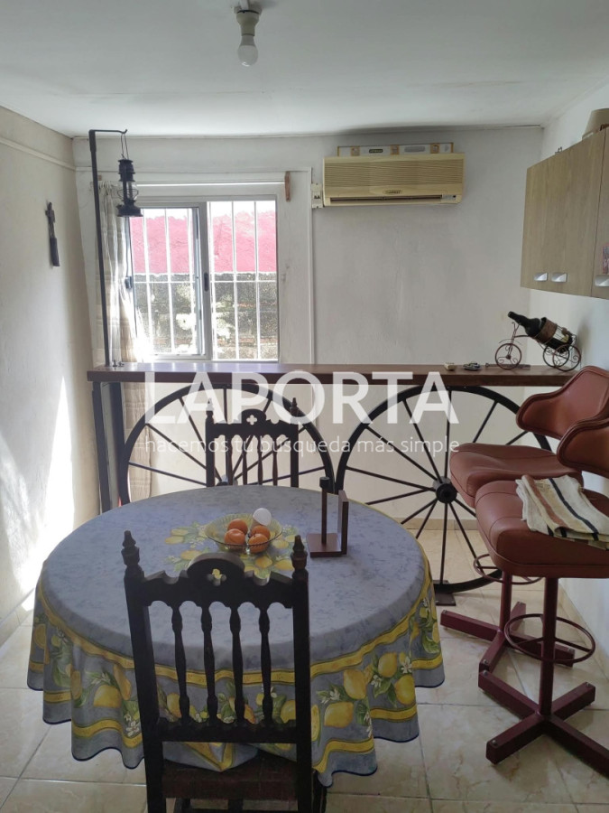 Casa ID.2237/Casa-comoda-con-cochera-en-zona-Sur - Casa comoda con cochera en zona Sur