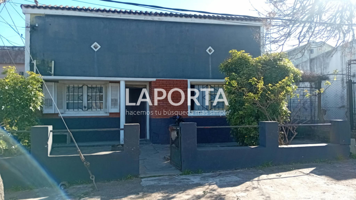 Casa ID.2125/Casa-en-venta-en-muy-buena-ubicacion-y-con-amplio-terreno- - Casa en venta en muy buena ubicacion y con amplio terreno 