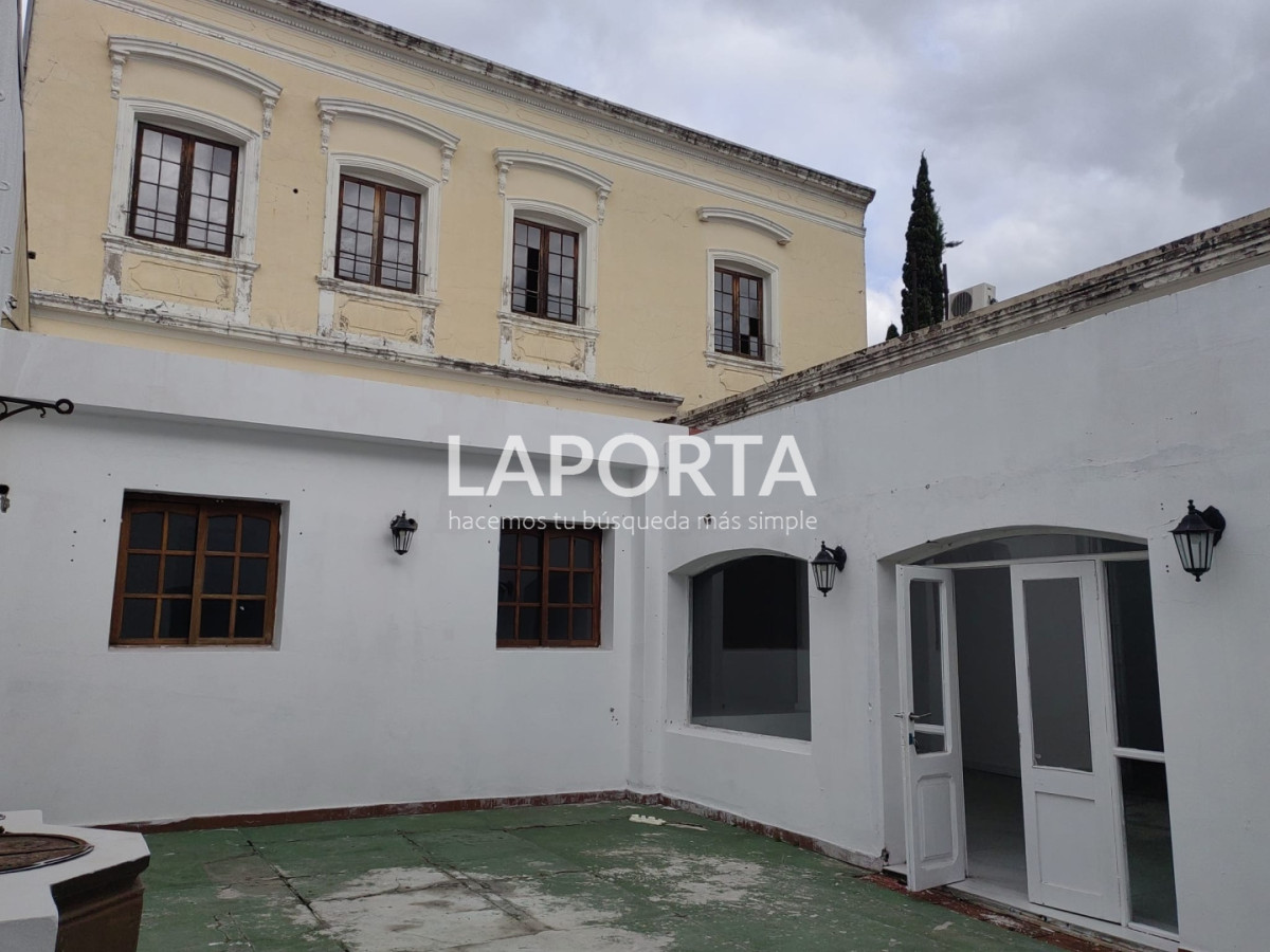 Casa ID.1880/Amplisima-y-Centrica-Propiedad-en-Salto - Amplisima y Centrica Propiedad en Salto