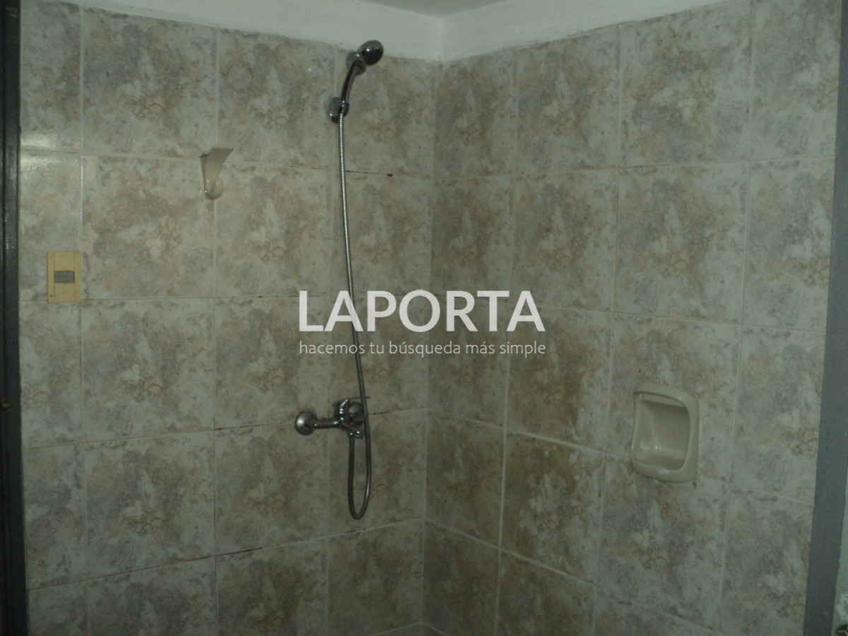 Casa ID.1778/Casa-de-3dormitorios-en-alquiler-zona-Shopping - Casa de 3dormitorios en alquiler zona Shopping