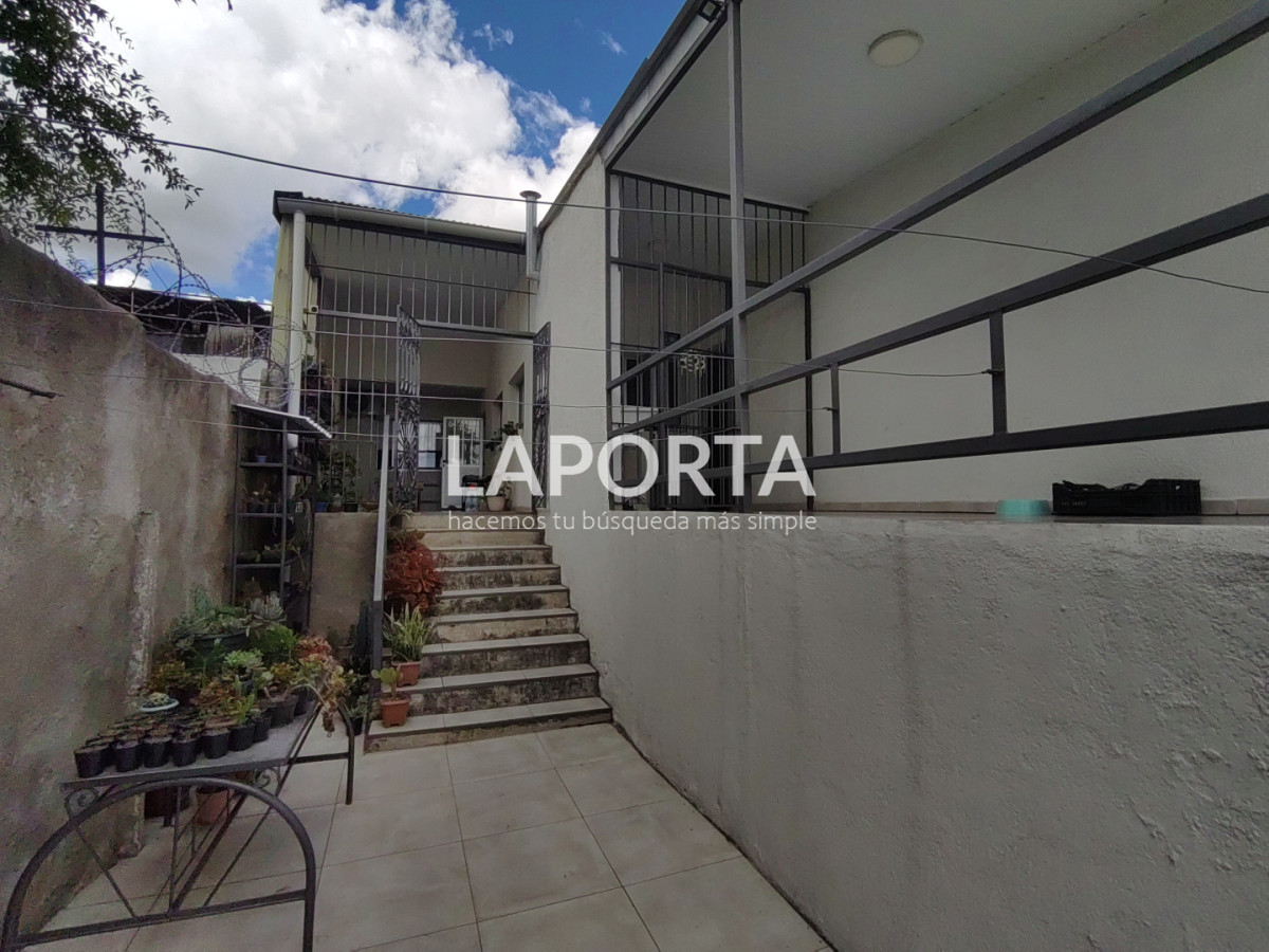 Casa ID.1331/Casa-en-venta-en-el-centro-de-Salto. - Casa en venta en el centro de Salto.