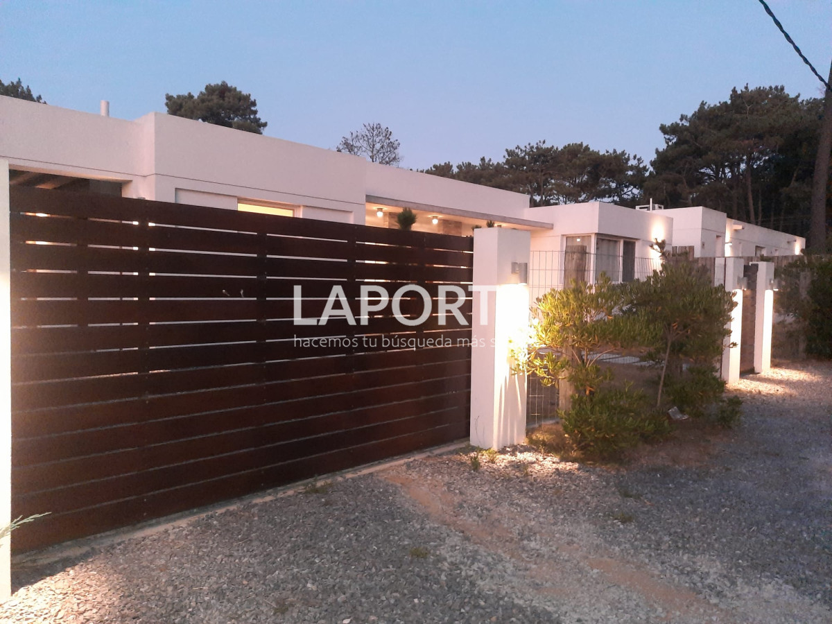 Casa ID.815/Venta-casa-de-tres-dormitorios-en-la-Barra-de-Maldonado - Venta casa de tres dormitorios en la Barra de Maldonado