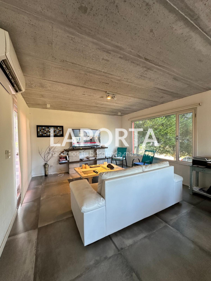 Casa ID.990/Venta-de-casa-con-tres-dormitorios-en-suite-en-Montoya-La-Barra-de-Punta-del-Este - Venta de casa con tres dormitorios en suite en Montoya La Barra de Punta del Este