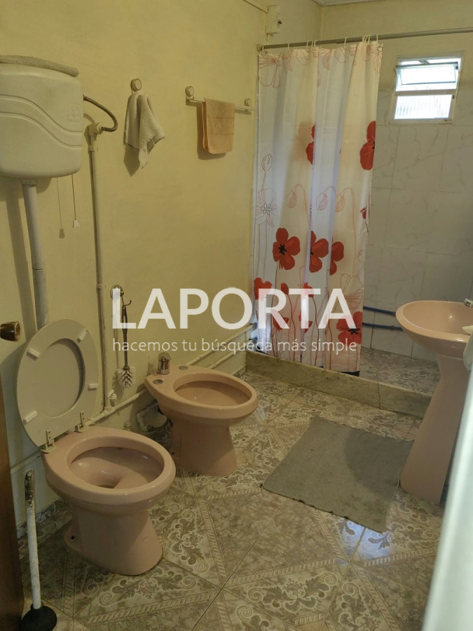 Casa ID.2237/Casa-comoda-con-cochera-en-zona-Sur - Casa comoda con cochera en zona Sur
