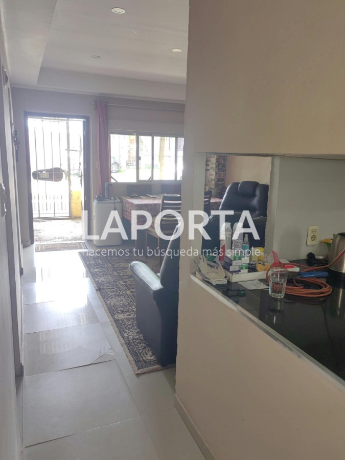 Casa ID.2237/Casa-comoda-con-cochera-en-zona-Sur - Casa comoda con cochera en zona Sur