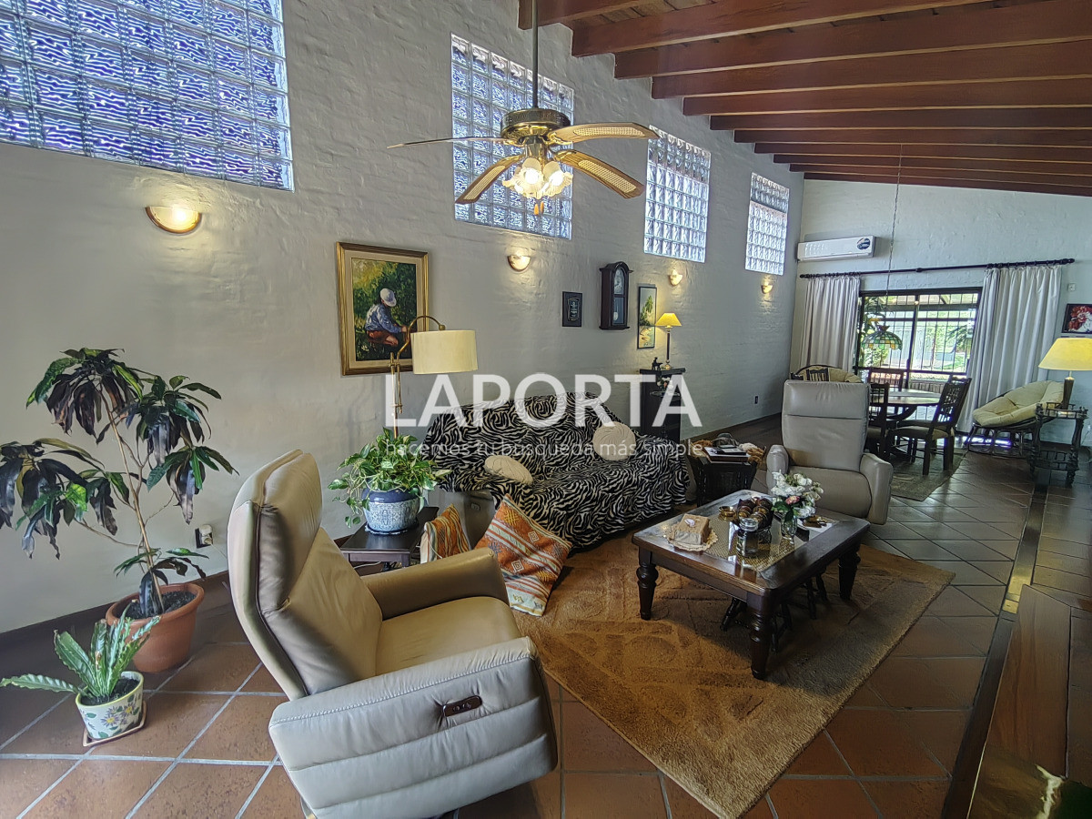 Casa ID.1269/Casa-en-venta-en-Salto - Casa en venta en Salto