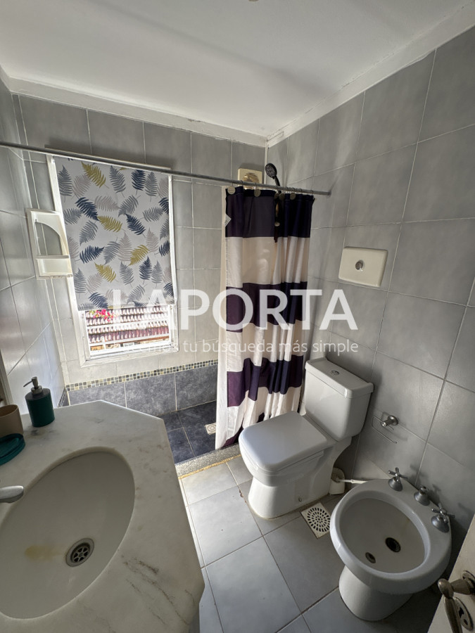 Casa ID.934/Se-vende-Casa-de-5-dormitorios-en-el-corazon-de-la-Barra-de-punta-del-Este - Se vende Casa de 5 dormitorios en el corazon de la Barra de punta del Este