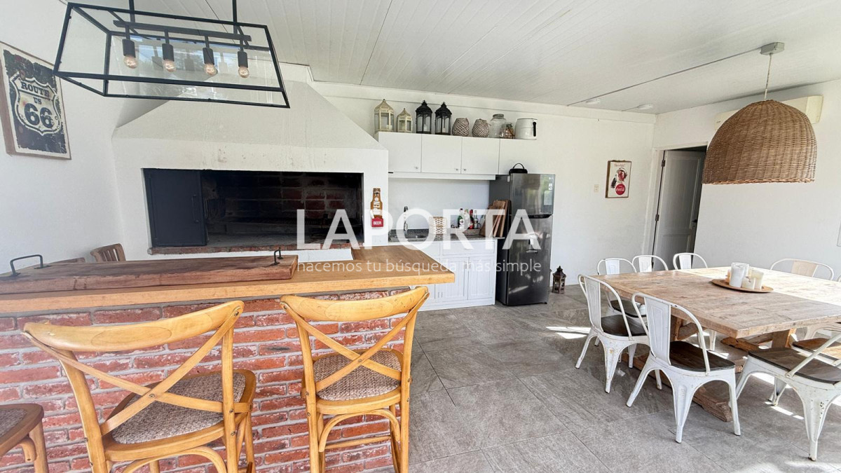 Casa ID.1739/Casa-en-Venta-en-La-Barra-a-dos-cuadras-de-Playa-Montoya - Casa en Venta en La Barra a dos cuadras de Playa Montoya