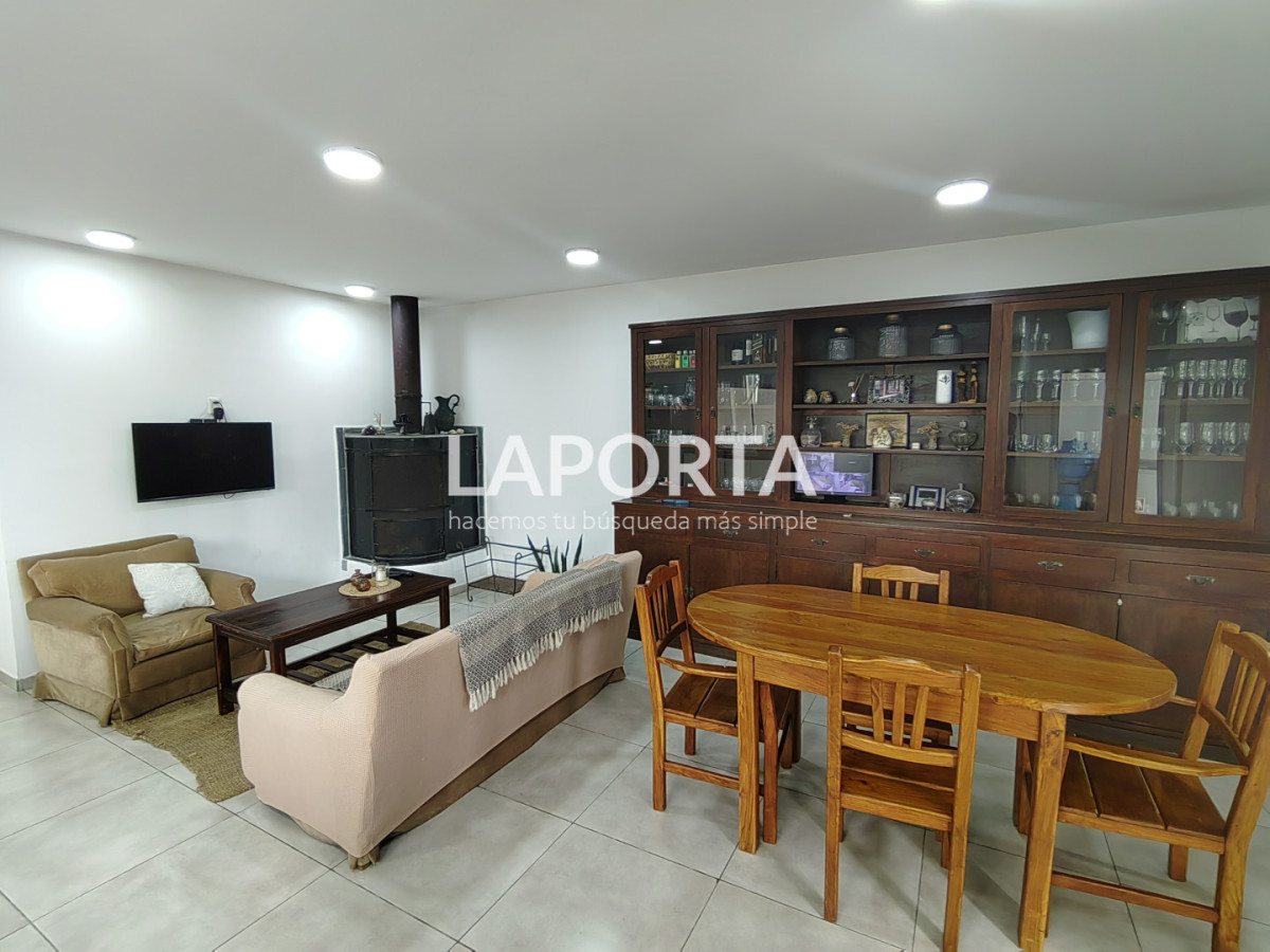 Casa ID.1331/Casa-en-venta-en-el-centro-de-Salto. - Casa en venta en el centro de Salto.