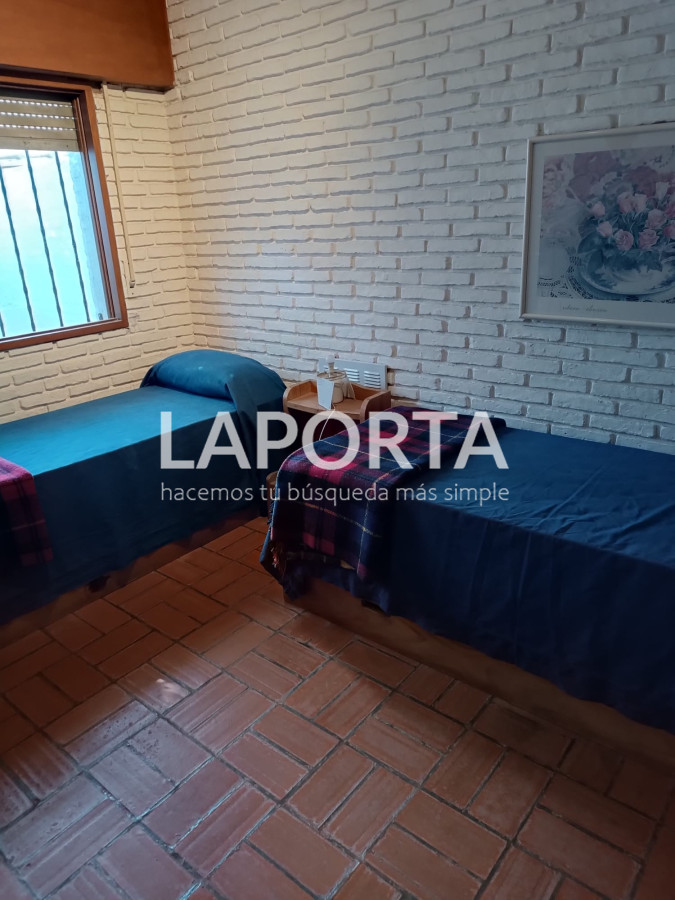 Casa ID.1123/Alquiler-de-casa-tres-dormitorios-en-calle-Los-Suspiros-y-el-Mar- - Alquiler de casa tres dormitorios en calle Los Suspiros y el Mar 