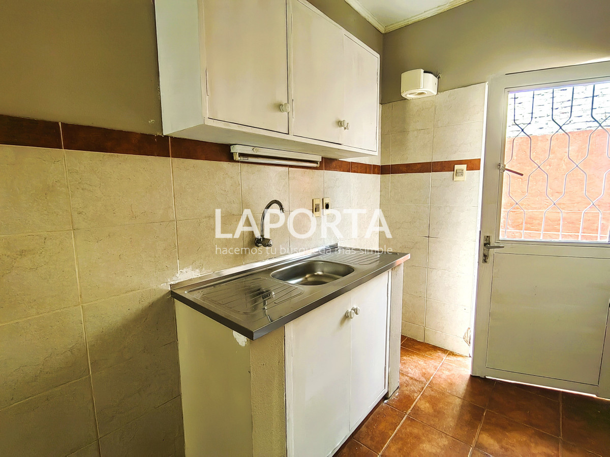 Casa ID.834/Casa-en-alquiler-en-zona-centro-de-Salto - Casa en alquiler en zona centro de Salto