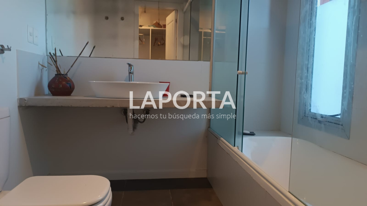 Casa ID.990/Venta-de-casa-con-tres-dormitorios-en-suite-en-Montoya-La-Barra-de-Punta-del-Este - Venta de casa con tres dormitorios en suite en Montoya La Barra de Punta del Este