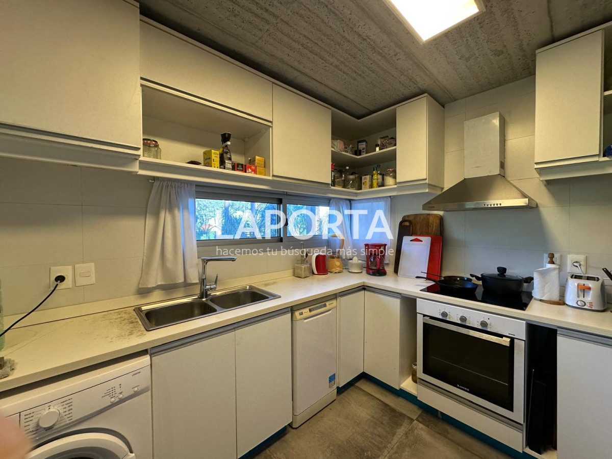 Casa ID.990/Venta-de-casa-con-tres-dormitorios-en-suite-en-Montoya-La-Barra-de-Punta-del-Este - Venta de casa con tres dormitorios en suite en Montoya La Barra de Punta del Este
