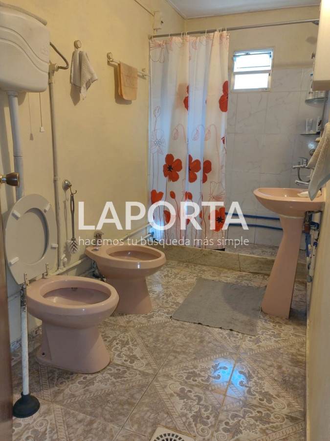 Casa ID.2237/Casa-comoda-con-cochera-en-zona-Sur - Casa comoda con cochera en zona Sur