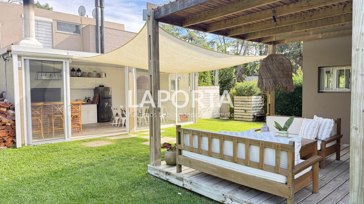 Casa ID.1739/Casa-en-Venta-en-La-Barra-a-dos-cuadras-de-Playa-Montoya - Casa en Venta en La Barra a dos cuadras de Playa Montoya