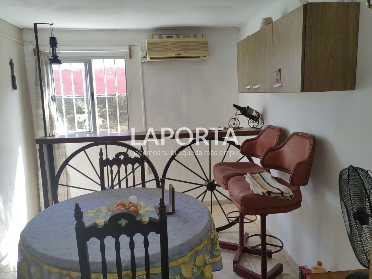 Casa ID.2237/Casa-comoda-con-cochera-en-zona-Sur - Casa comoda con cochera en zona Sur