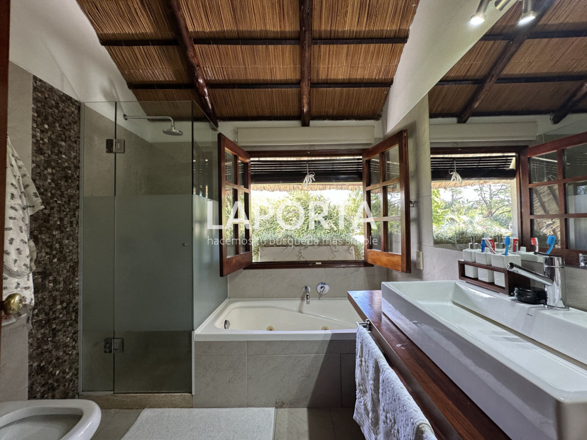 Casa ID.1662/Casa-en-venta-en-Punta-del-Este - Casa en venta en Punta del Este