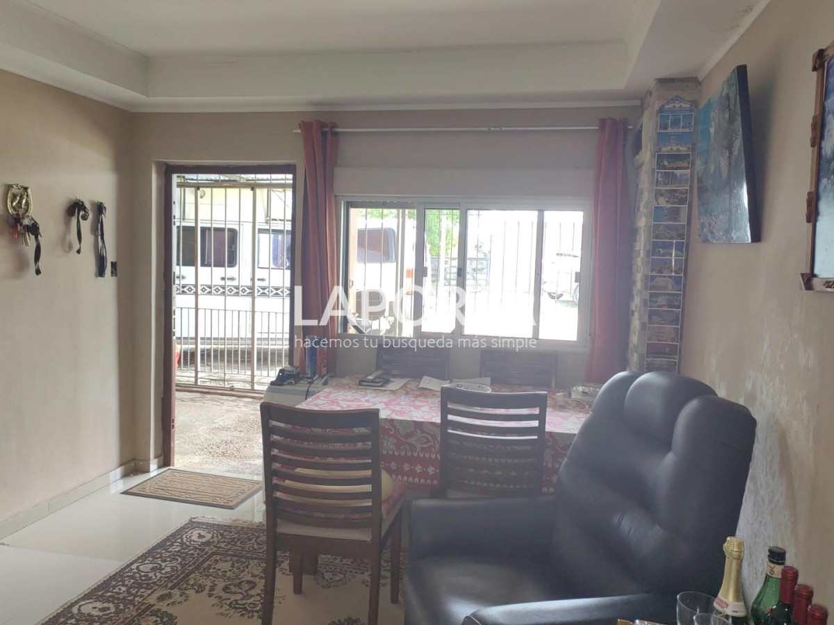 Casa ID.2237/Casa-comoda-con-cochera-en-zona-Sur - Casa comoda con cochera en zona Sur