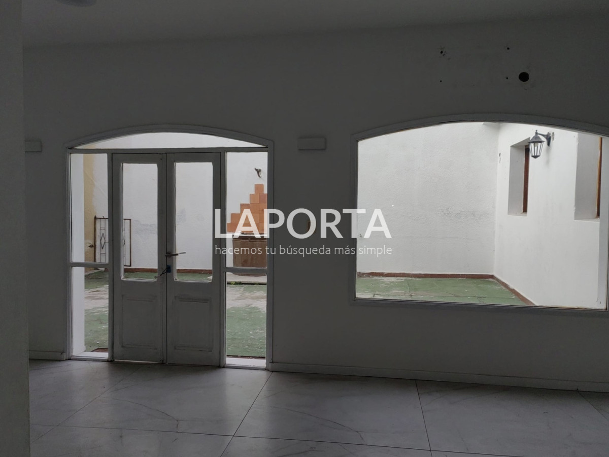 Casa ID.1880/Amplisima-y-Centrica-Propiedad-en-Salto - Amplisima y Centrica Propiedad en Salto