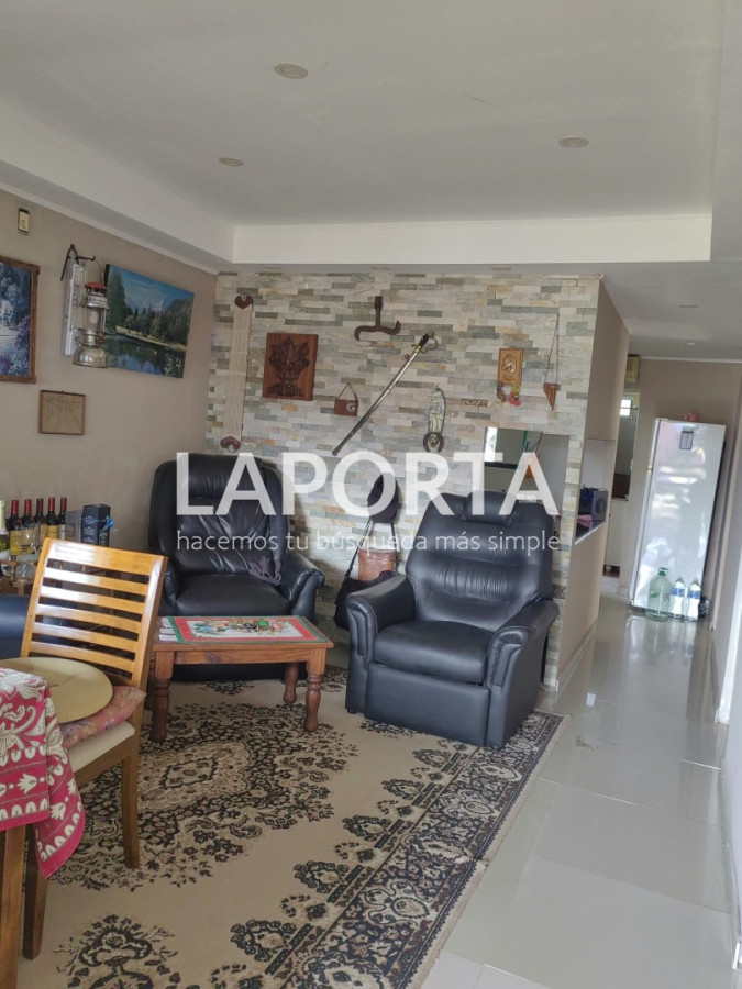Casa ID.2237/Casa-comoda-con-cochera-en-zona-Sur - Casa comoda con cochera en zona Sur