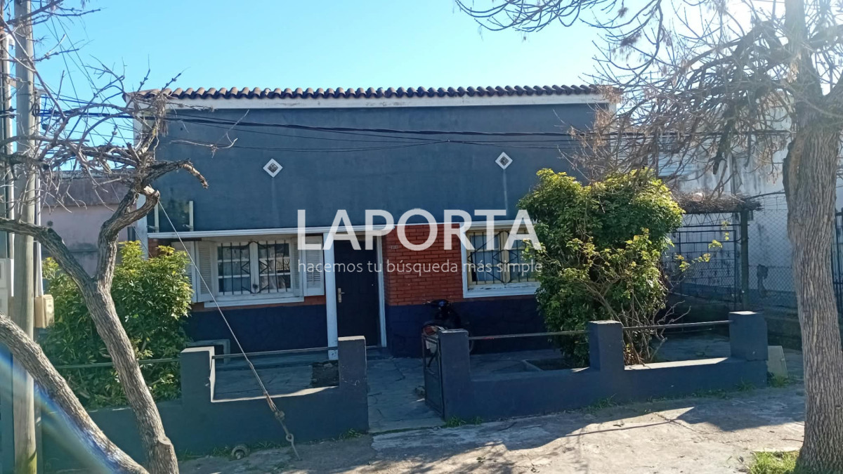 Casa ID.2125/Casa-en-venta-en-muy-buena-ubicacion-y-con-amplio-terreno- - Casa en venta en muy buena ubicacion y con amplio terreno 