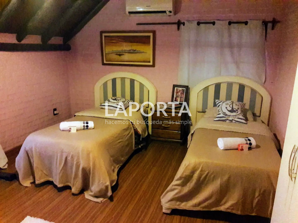 Casa ID.1796/Chalet-en-Venta-en-Salto - Chalet en Venta en Salto