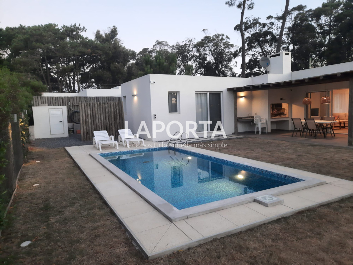 Casa ID.815/Venta-casa-de-tres-dormitorios-en-la-Barra-de-Maldonado - Venta casa de tres dormitorios en la Barra de Maldonado