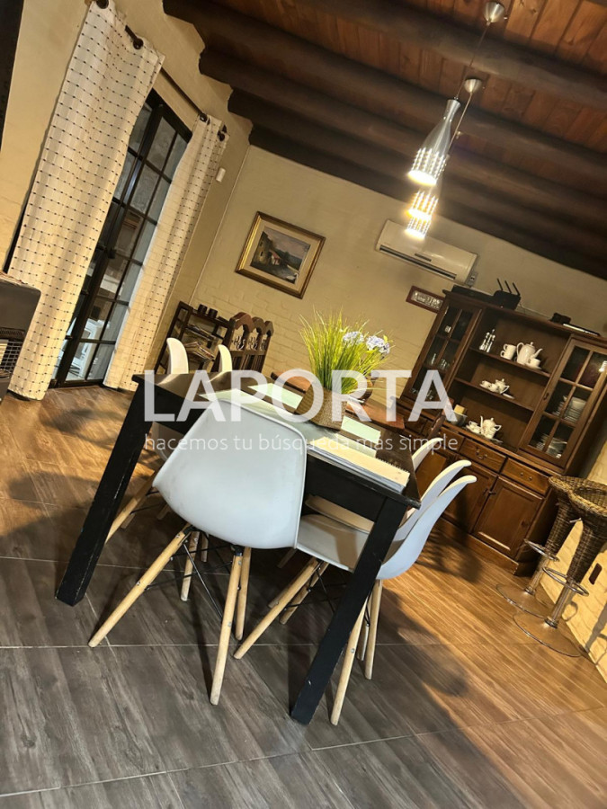 Casa ID.1796/Chalet-en-Venta-en-Salto - Chalet en Venta en Salto