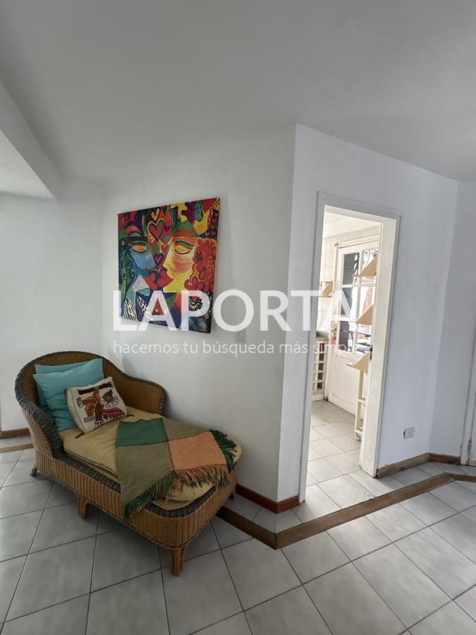 Casa ID.934/Se-vende-Casa-de-5-dormitorios-en-el-corazon-de-la-Barra-de-punta-del-Este - Se vende Casa de 5 dormitorios en el corazon de la Barra de punta del Este