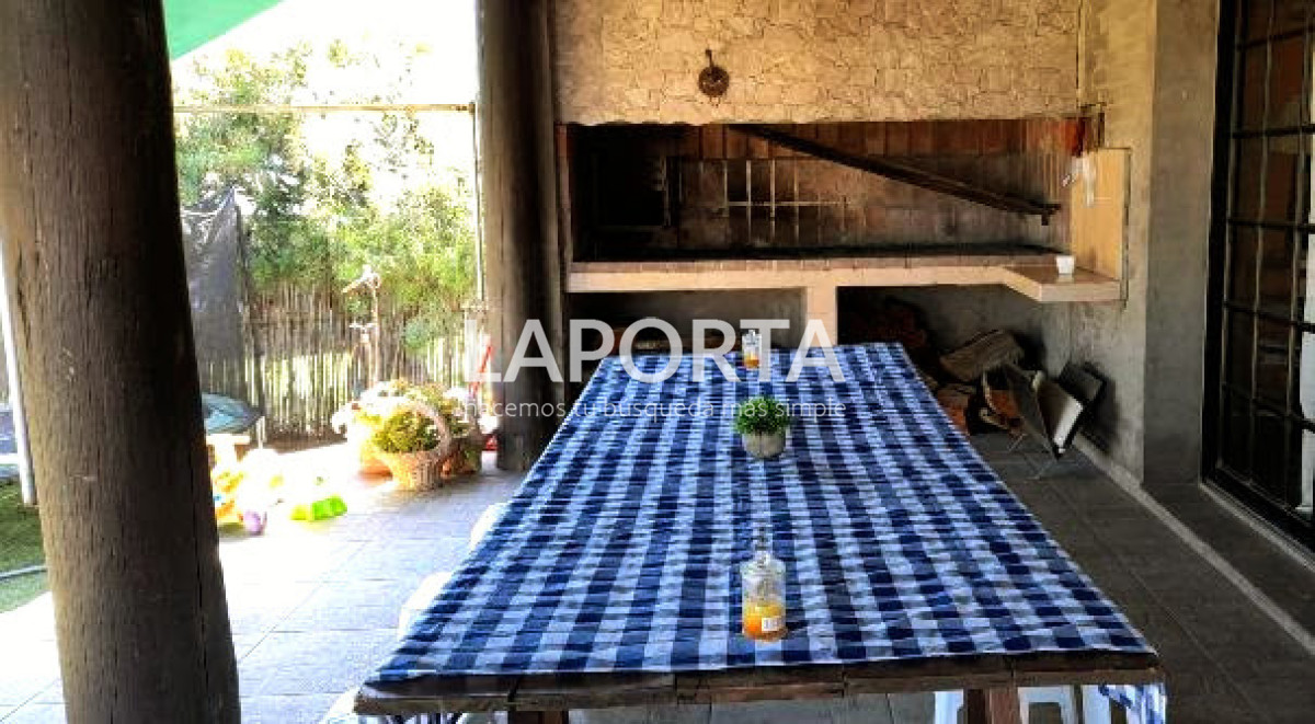 Casa ID.1796/Chalet-en-Venta-en-Salto - Chalet en Venta en Salto
