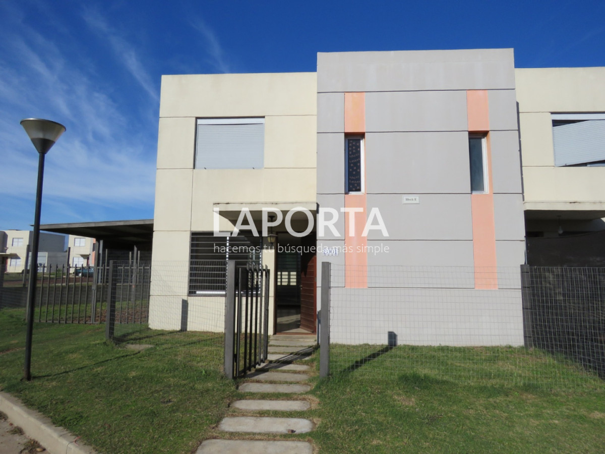 Casa ID.2016/Casa-en-alquiler-en-el-cerro - Casa  en alquiler en el cerro