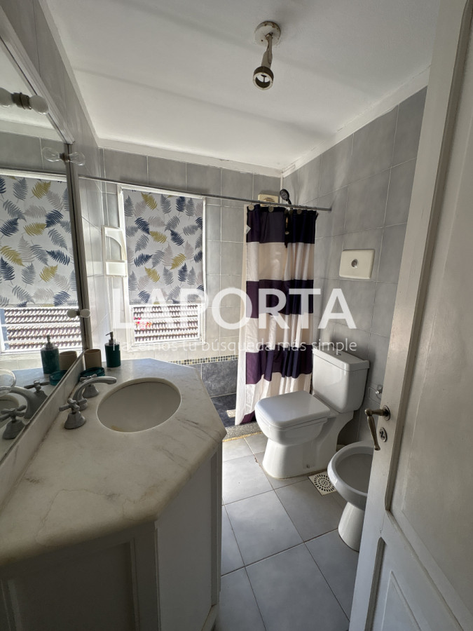 Casa ID.934/Se-vende-Casa-de-5-dormitorios-en-el-corazon-de-la-Barra-de-punta-del-Este - Se vende Casa de 5 dormitorios en el corazon de la Barra de punta del Este