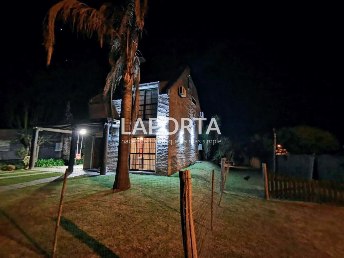 Casa ID.1796/Chalet-en-Venta-en-Salto - Chalet en Venta en Salto