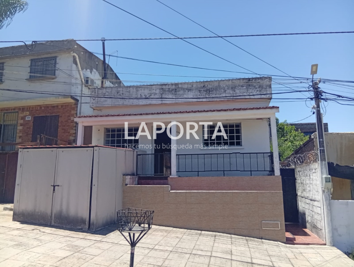 Casa ID.1480/Casa-en-venta-a-pocas-cuadras-del-centro,-Salto. - Casa en venta a pocas cuadras del centro, Salto.