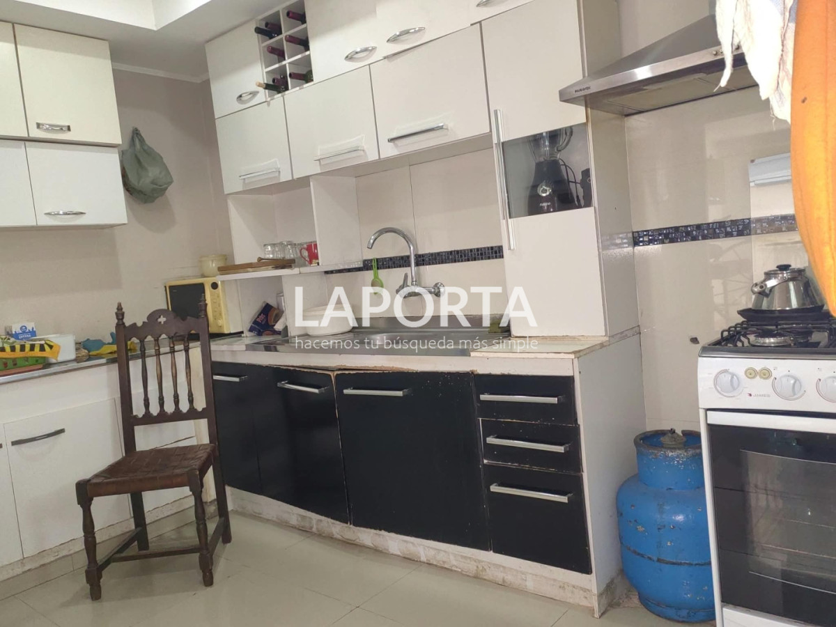 Casa ID.2237/Casa-comoda-con-cochera-en-zona-Sur - Casa comoda con cochera en zona Sur