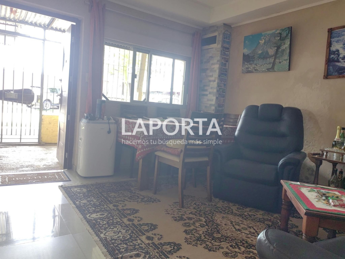 Casa ID.2237/Casa-comoda-con-cochera-en-zona-Sur - Casa comoda con cochera en zona Sur