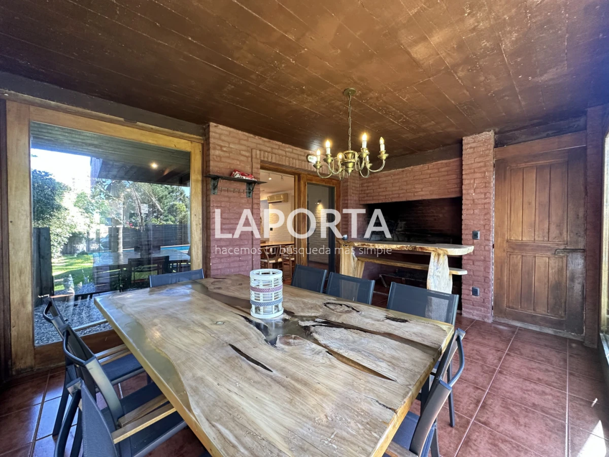Casa ID.1265/Venta-de-casa-en-La-Barra-a-100-metros-de-playa-Montoya - Venta de casa en La Barra a 100 metros de playa Montoya