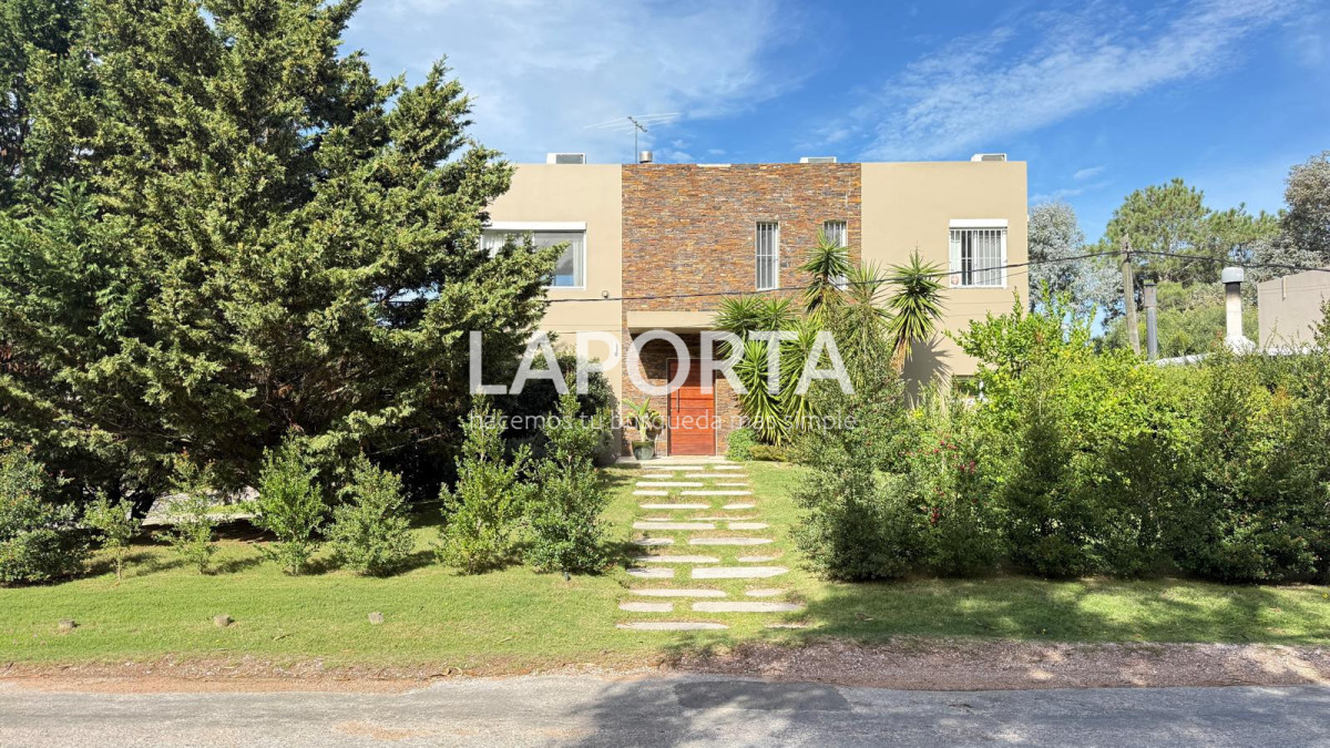 Casa ID.1739/Casa-en-Venta-en-La-Barra-a-dos-cuadras-de-Playa-Montoya - Casa en Venta en La Barra a dos cuadras de Playa Montoya