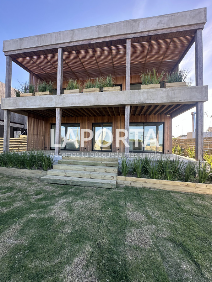 Casa ID.947/Se-vende-esta-propiedad-de-4-dormitorios-a-estrenar-en-Manantiales- - Se vende esta propiedad de 4 dormitorios a estrenar en Manantiales 