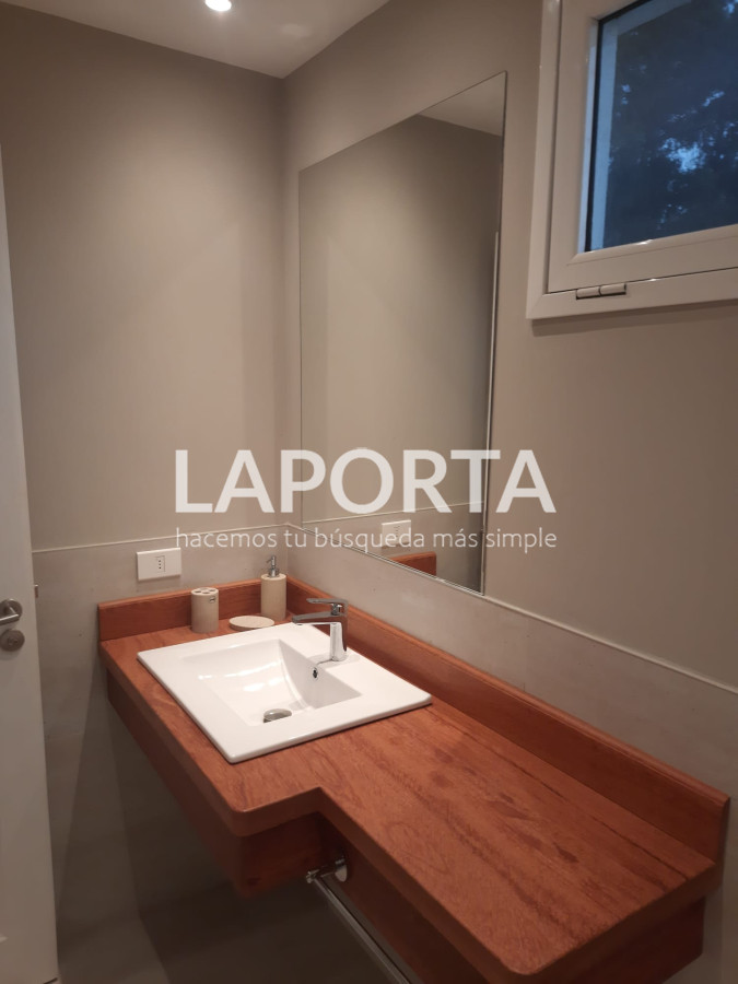 Casa ID.815/Venta-casa-de-tres-dormitorios-en-la-Barra-de-Maldonado - Venta casa de tres dormitorios en la Barra de Maldonado