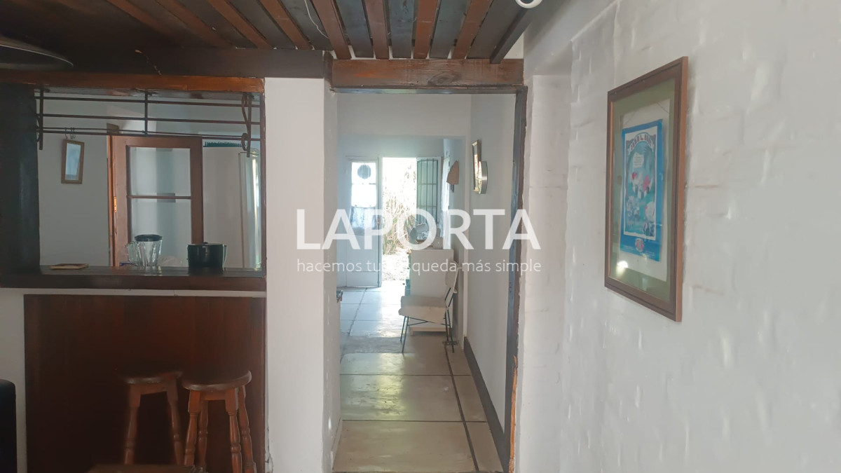 Casa ID.1664/Casa-en-Venta-en-la-Barra-cinco-dormitorios-mas-servicio-con-piscina - Casa en Venta en la Barra cinco dormitorios mas servicio con piscina
