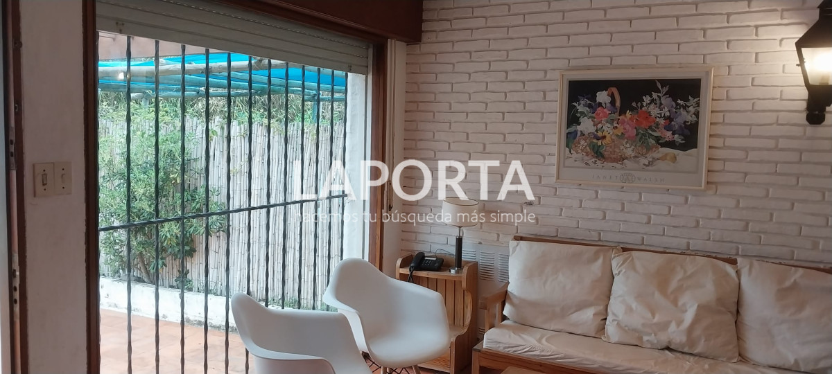 Casa ID.1123/Alquiler-de-casa-tres-dormitorios-en-calle-Los-Suspiros-y-el-Mar- - Alquiler de casa tres dormitorios en calle Los Suspiros y el Mar 