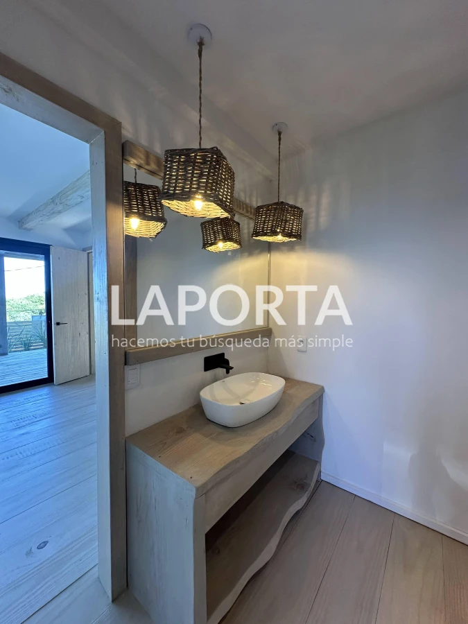 Casa ID.947/Se-vende-esta-propiedad-de-4-dormitorios-a-estrenar-en-Manantiales- - Se vende esta propiedad de 4 dormitorios a estrenar en Manantiales 