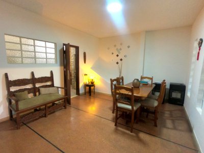 Casa ID.1757/Casa-de-Categoría-en-Atahualpa- - Casa de Categoría en Atahualpa 
